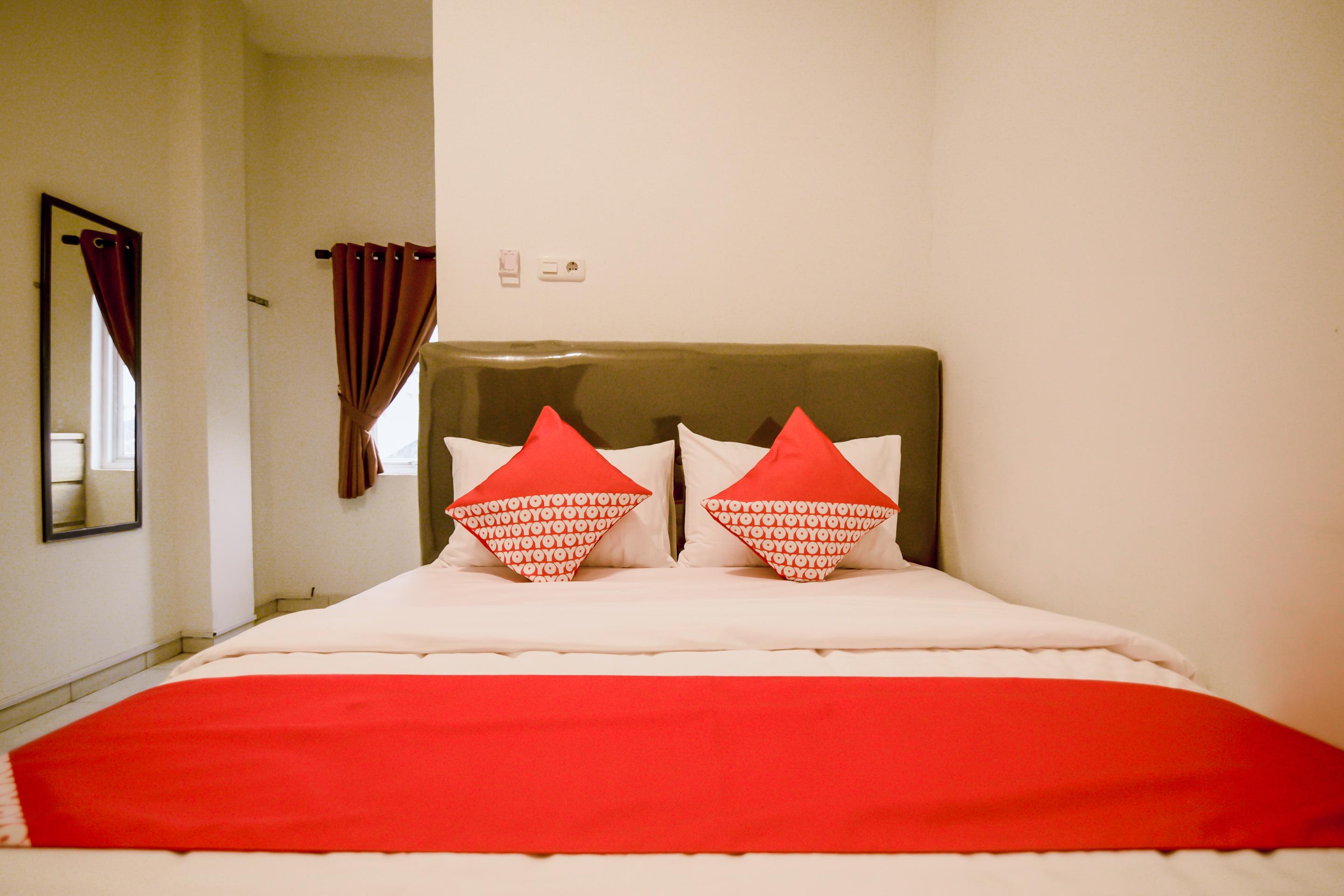 Hotel Oyo 183 The Pipe House Palembang Esterno foto