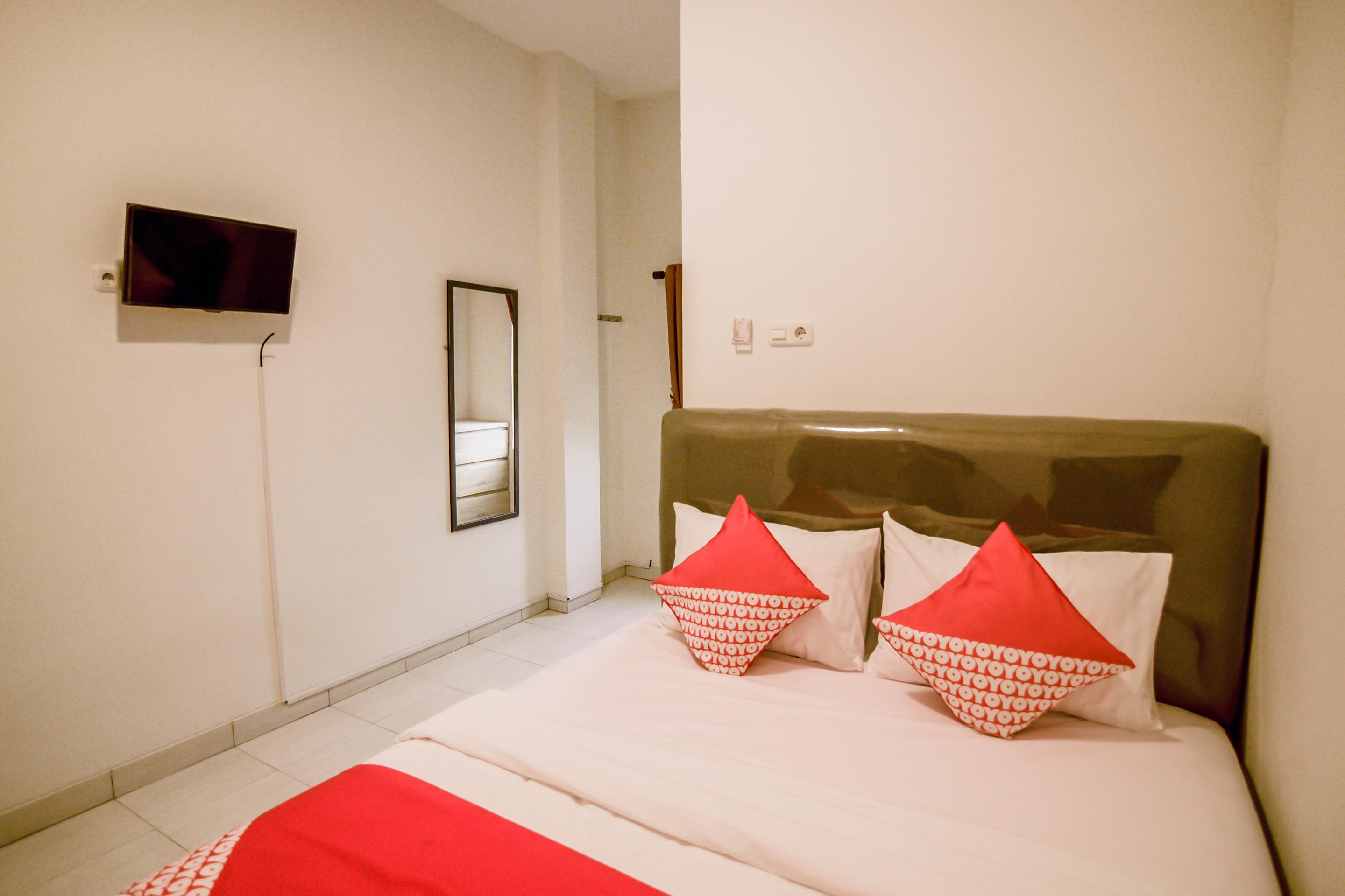 Hotel Oyo 183 The Pipe House Palembang Esterno foto
