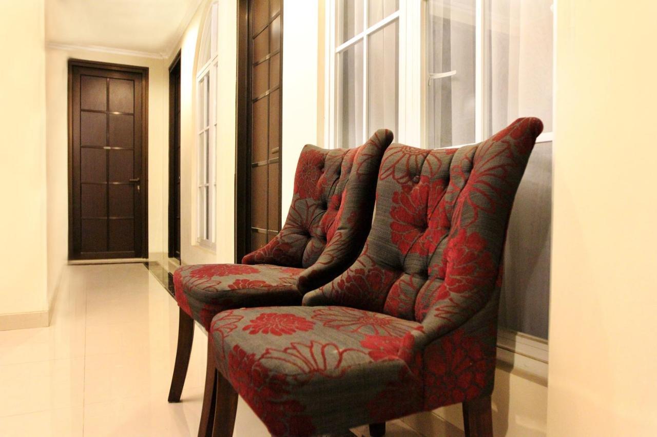 Hotel Oyo 183 The Pipe House Palembang Esterno foto